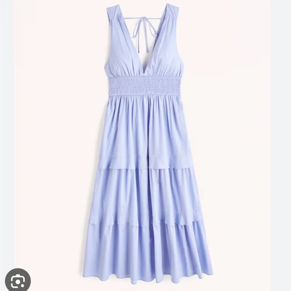 BNWT Abercrombie smocked waist tiered maxi dress LP